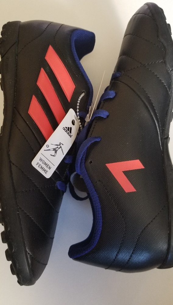 Adidas women 17.4 turf soccer shoes sz 5